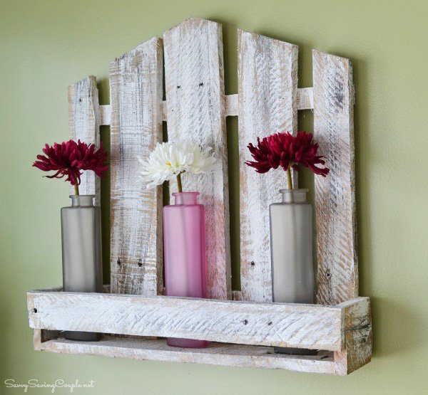 23 Easy DIY Wood Projects, Upcycled Reclaimed Pallet Wood Shelf