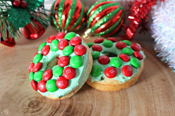 How to Make Holiday Cake Donuts Christmas Wreath Holiday Cake Donut Recipe