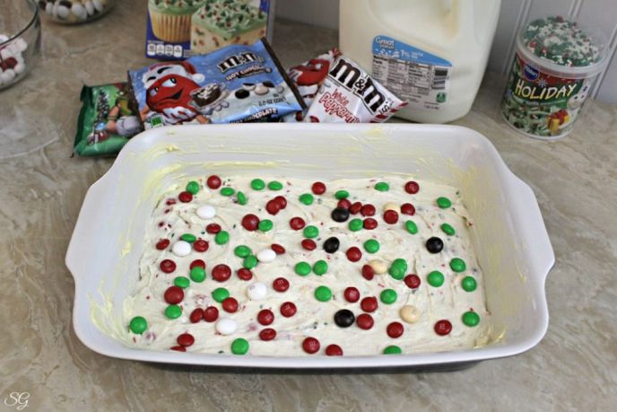 Deck The Halls Christmas Party, M&M's Holiday Cake Bars Recipe