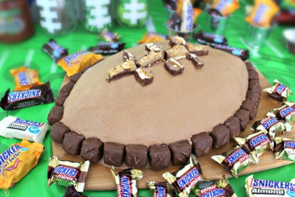 http://scrappygeek.com/wp-content/uploads/2016/01/Football-Cake-National-Chocolate-Cake-Day-600x400.jpg