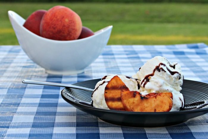 Dessert Grilled Peaches with Ice Cream