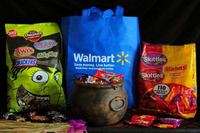 Rusty Witch Cauldron DIY Halloween Tutorial, Walmart Halloween Candy