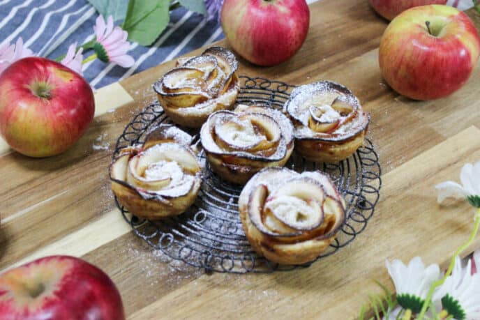 How to Make Baked Apple Roses with Puff Pastry Baked Apple Roses with Puff Pastry