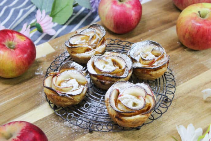 Baked Apple Roses with Puff Pastry