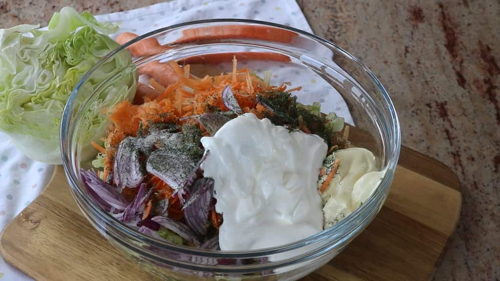 coleslaw mixed vegetables and mayonies