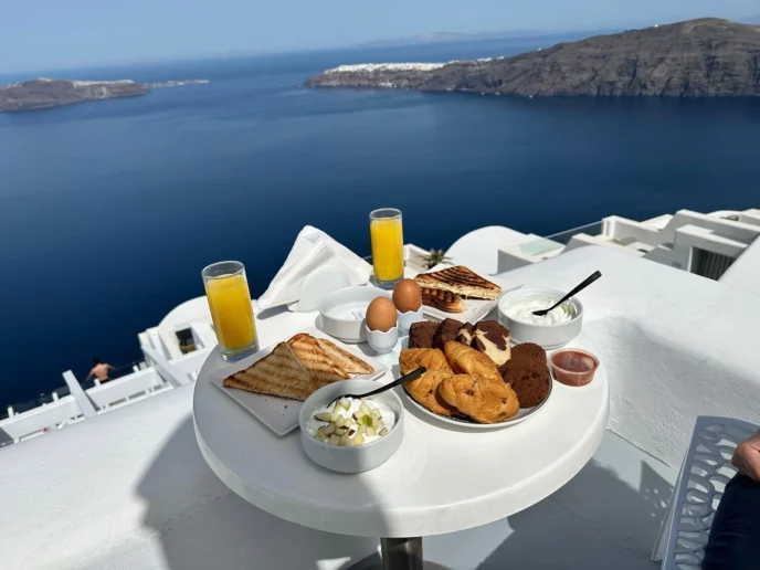Santorini-travel-guide