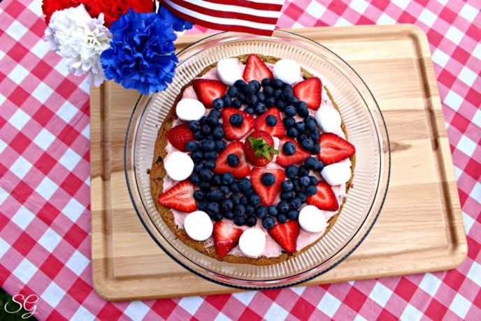 4th of July Cookie Pizza Dessert