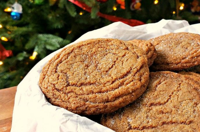 Spicy ginger molasses cookie recipe. A delicious hot sauce cookie recipe!