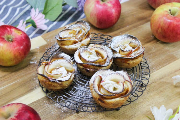 Baked_Apple_Roses_with_Puff_Pastry
